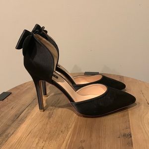 Erijunor black 4” heels, size 9.